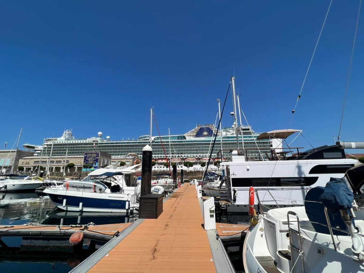 Отель Casa Flotante En El Puerto De Vigo - Different Charter Экстерьер фото
