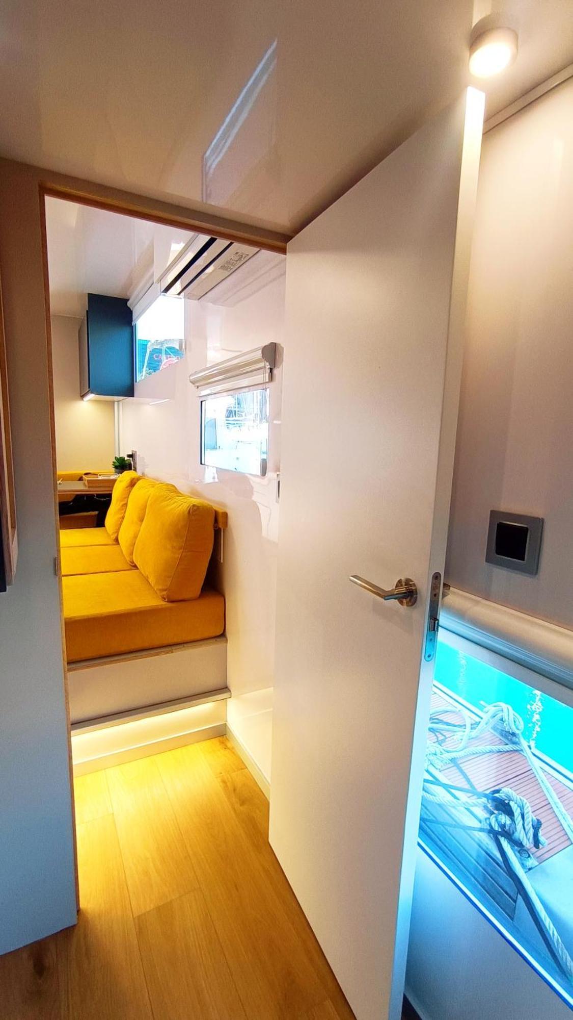 Отель Casa Flotante En El Puerto De Vigo - Different Charter Экстерьер фото