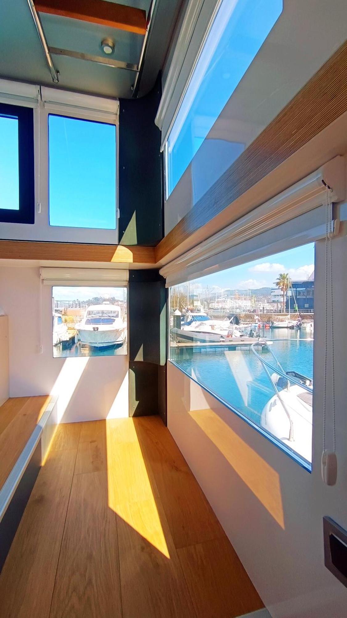 Отель Casa Flotante En El Puerto De Vigo - Different Charter Экстерьер фото