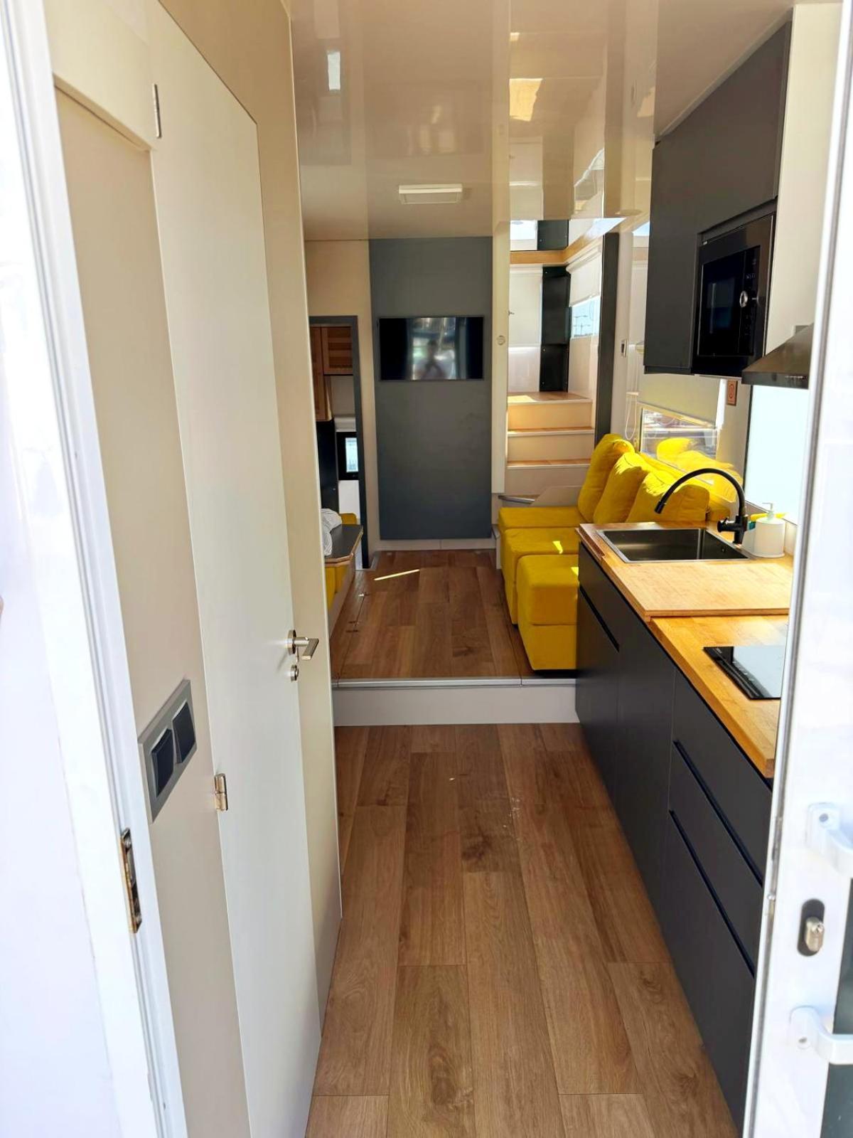 Отель Casa Flotante En El Puerto De Vigo - Different Charter Экстерьер фото