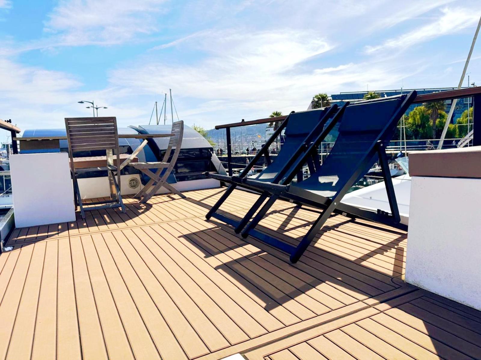 Отель Casa Flotante En El Puerto De Vigo - Different Charter Экстерьер фото
